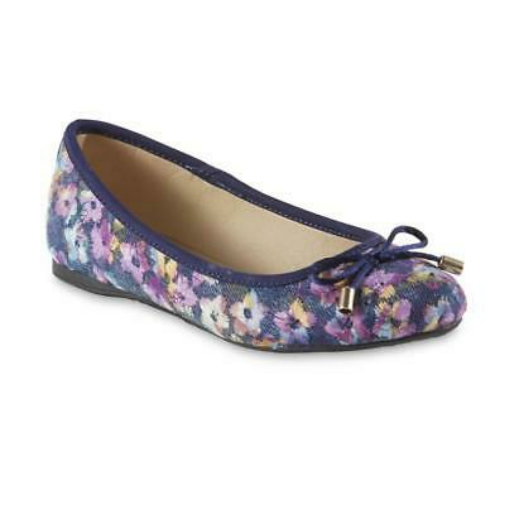 Brand new Simply styled Youth Girl's Flat shoes